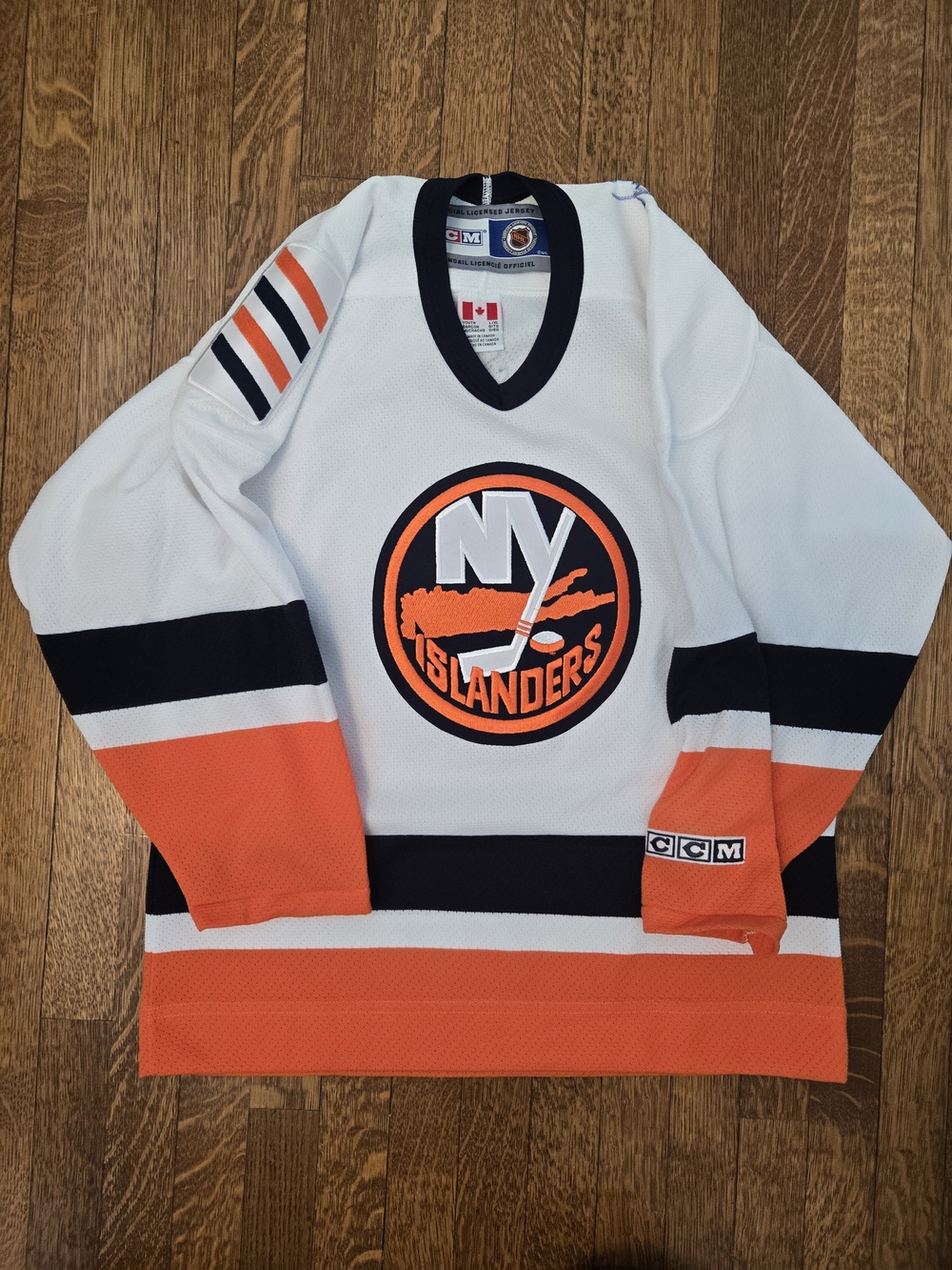 New York Islanders Vintage 1990s CCM NHL Hockey Jersey Size Youth L/XL